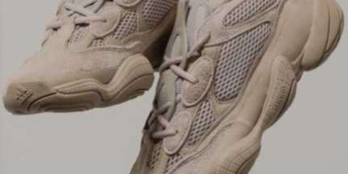 Les Yeezy 500 Taupe Light : une sneaker